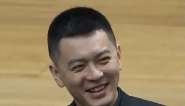 到场的演员们也依次分享了自己的参演感受，韩东君表示：;导演在建党百年之后汇集五湖四海的演员，回顾了百年前一群来自五湖四海的共产党人为了革命事业抛头颅洒热血，让我们演员非常有参与感与荣誉感，我们在如此有意义的电影当中，也见证了建党先辈们的不容易和困难，更让我感到了少年强则国强，祖国是年轻人的!张超分享了自己在拍摄中印象深刻的故事：;片中有一段‘一大’代表一起唱《国际歌》的戏份，在拍摄间隙我自己会带吉他去现场伴奏，虽然戏中我没有在现场，但是我在帮大家伴奏的时候，我抬头看每个人的状态，瞬间感觉热血沸腾